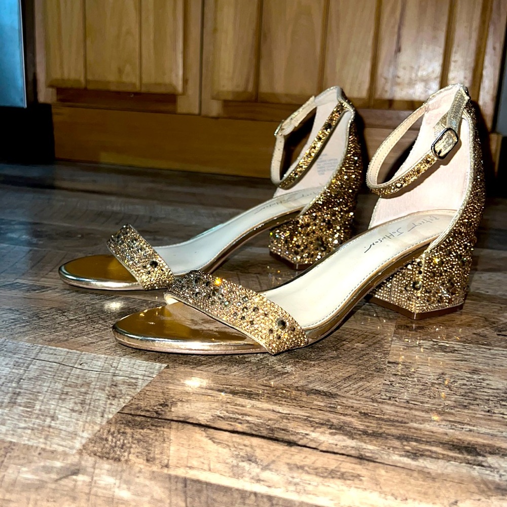 Betsey Johnson chunky heels, size 10W, gold sparkles